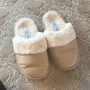 Chinese Laundry Beige Faux-Fur Lined Slippers